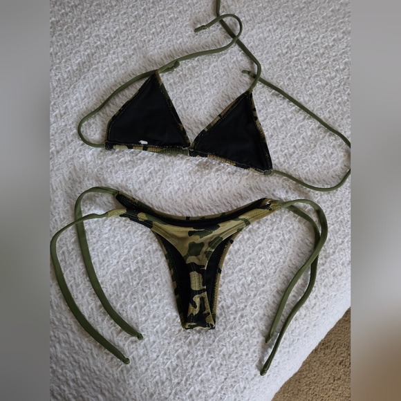 Micro Bikini - Picture 2 of 5